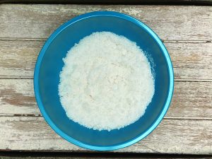 Mixing sugar for DIY horse sugar cubes.